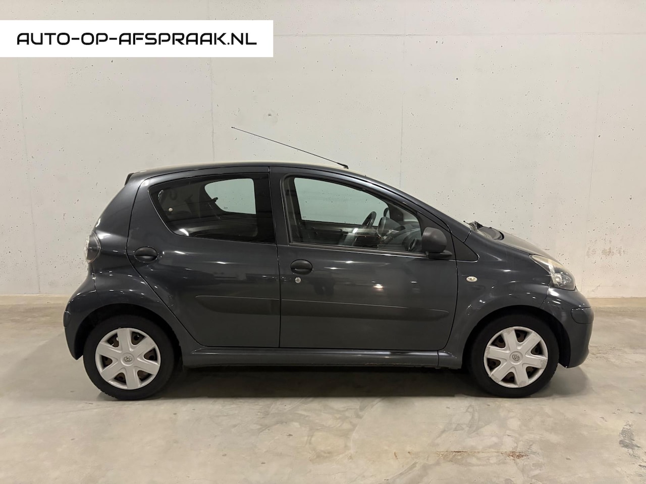 Toyota Aygo - 1.0-12V 5drs. Airco APK - AutoWereld.nl
