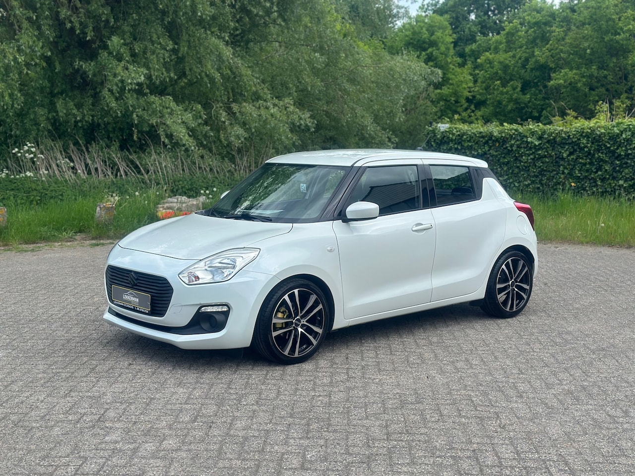 Suzuki Swift - 1.2 Select 90PK I NIEUWE REMMEN I AIRCO I MOOIE VELGEN - AutoWereld.nl
