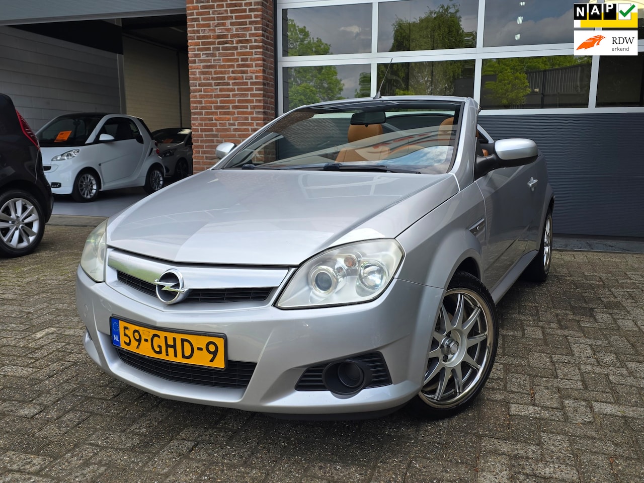 Opel Tigra TwinTop - 1.4-16V Rhythm Cabrio |Leer |Apk |Nap - AutoWereld.nl