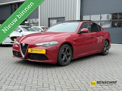 Alfa Romeo Giulia - 2.0 AWD Veloce Schuifdak Navi Camera Leer 19 Inch Harman Kardon Xenon