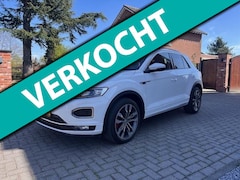 Volkswagen T-Roc - 2.0 TSI 4 Motion / 3x R-line /Pano/ Camera/ Digital/ eerste eigenaar/ Beats/