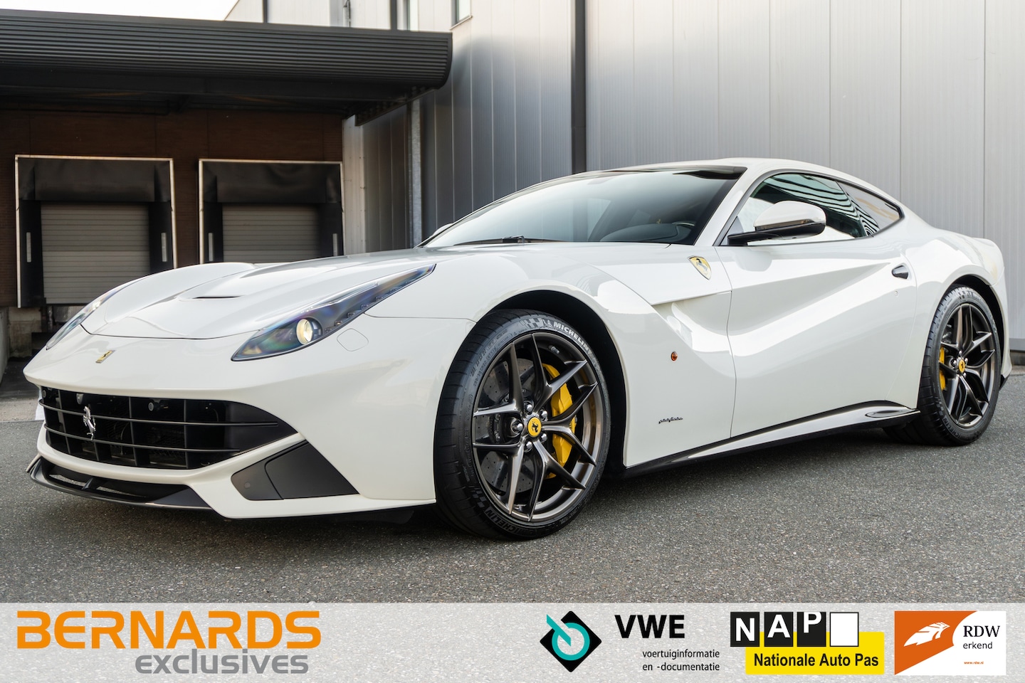 Ferrari F12 - Berlinetta V12 - Bianco Avus - Full Carbon - Lift - AutoWereld.nl