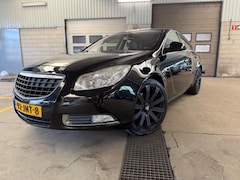 Opel Insignia - 2.8 T Sport 4x4 V6 | Automaat | Camera | Leder | Navi | Bose | Goed onderhouden | DVD |