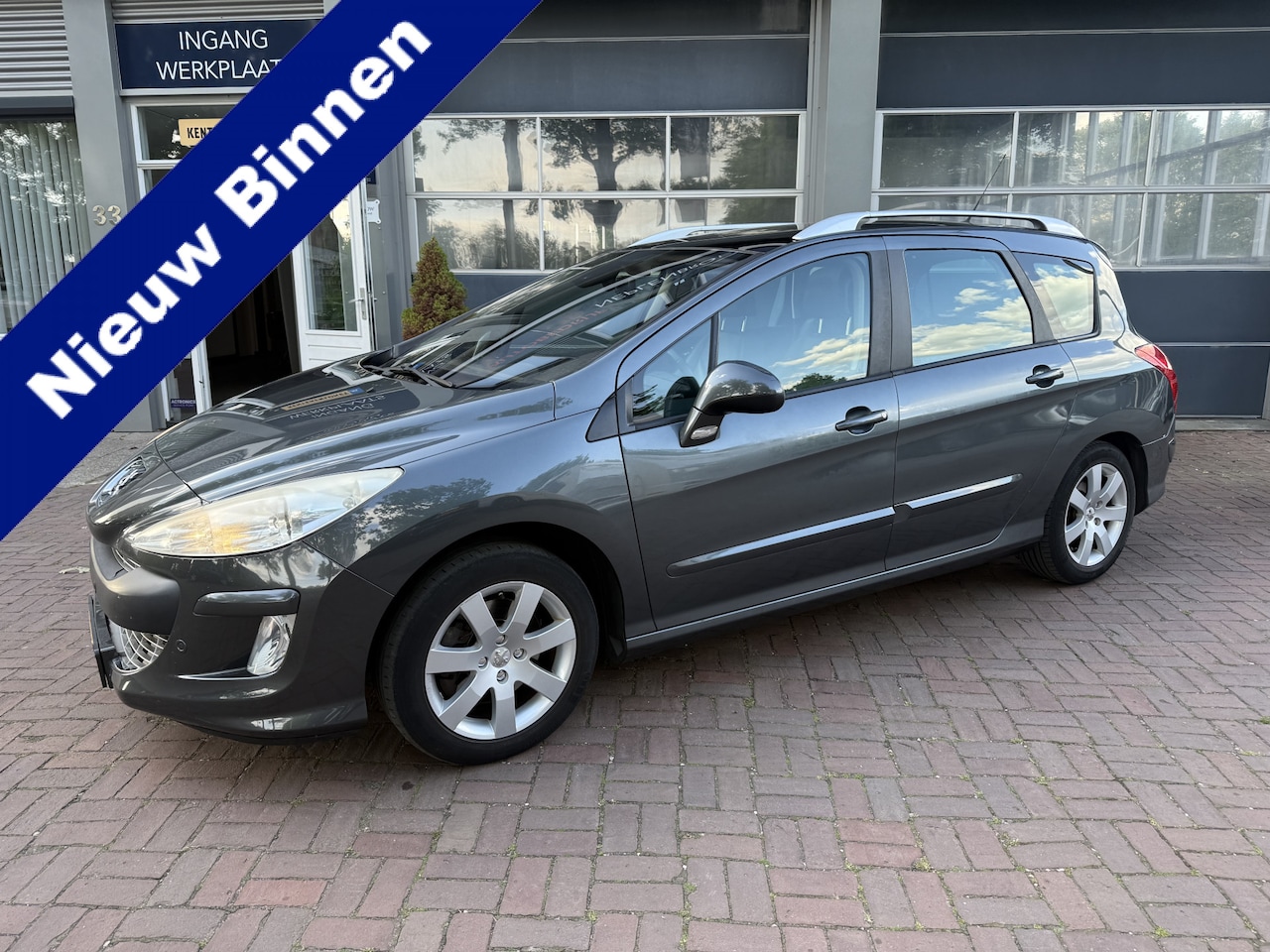 Peugeot 308 - 1.6 THP XT Leer,Pdc,Panodak,16Inch,Trekhaak Leuk beginners auto !! - AutoWereld.nl