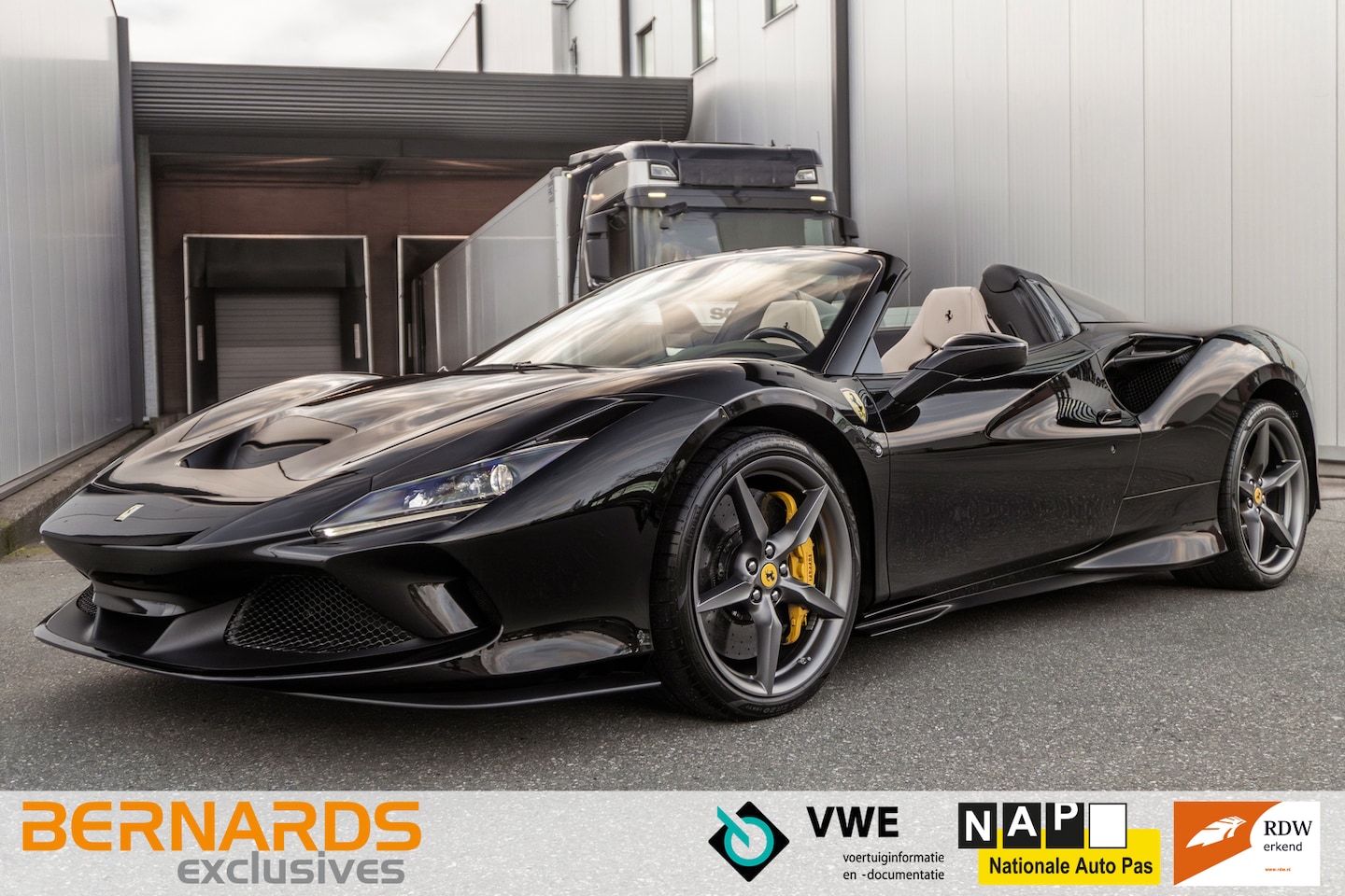 Ferrari F8 Spider - V8 - Nero DS - 1 of 30 Akrapovic exhaust - JBL - Lift - AutoWereld.nl