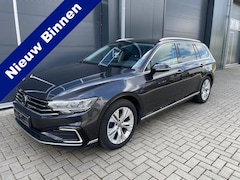 Volkswagen Passat Variant - 1.4 TSI PHEV GTE Panoramadak Trekhaak Navigatie Apple Carplay/Android Auto Camera Parkeers