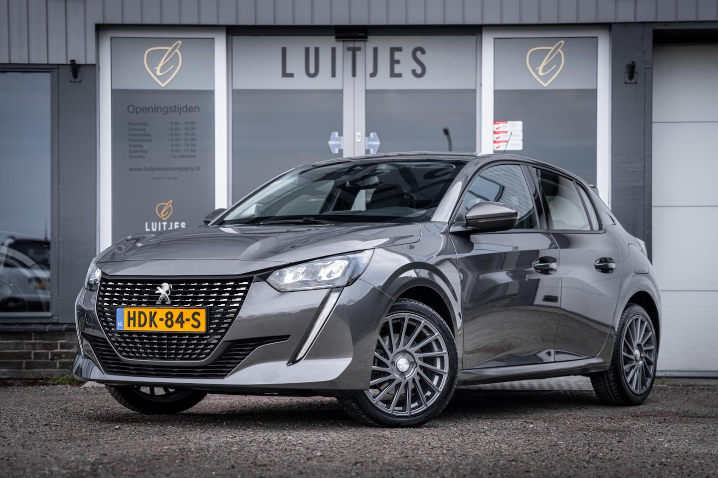 Peugeot 208 - 1.2 PureTech AUT. I Carplay I Climate I Half-leder I I-cockpit I LED I 17'' - AutoWereld.nl