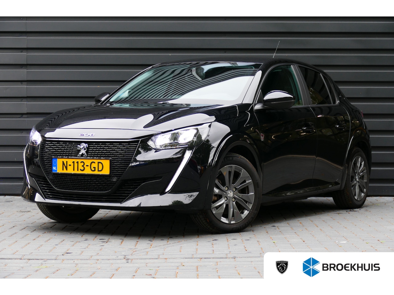Peugeot e-208 - EV 136PK 50KWH BLUE LEASE ACTIVE AUTOMAAT / NAVI / LED / PDC / 16"LMV / BLUETOOTH / CRUISE - AutoWereld.nl