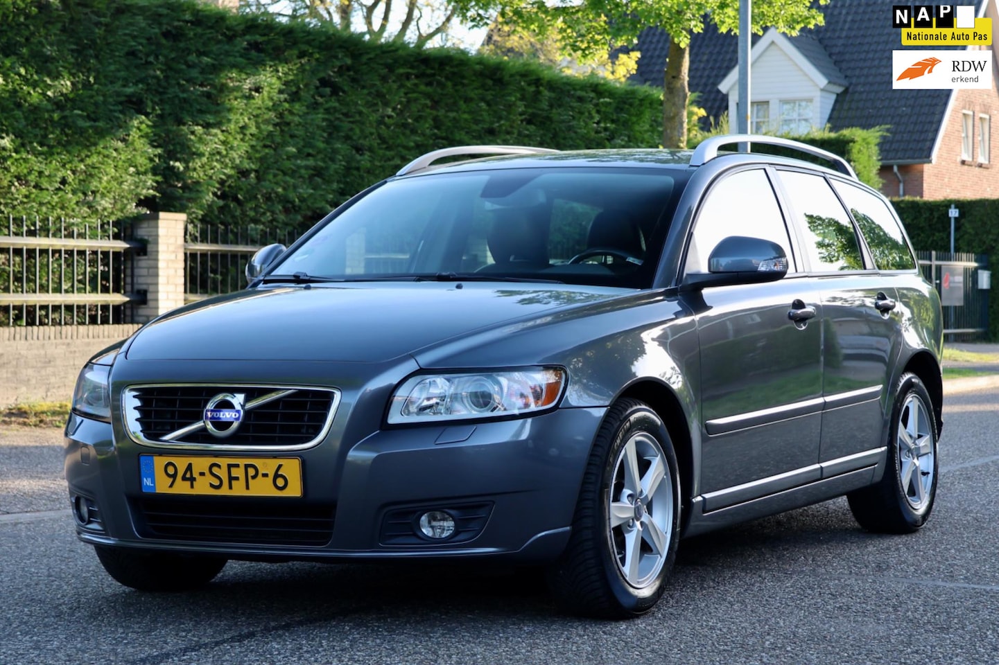 Volvo V50 - 2.0 Limited Edition | NAVI | CRUISE | CLIMA | XENON | LEDER | ZEER MOOIE GOED ONDERHOUDEN - AutoWereld.nl