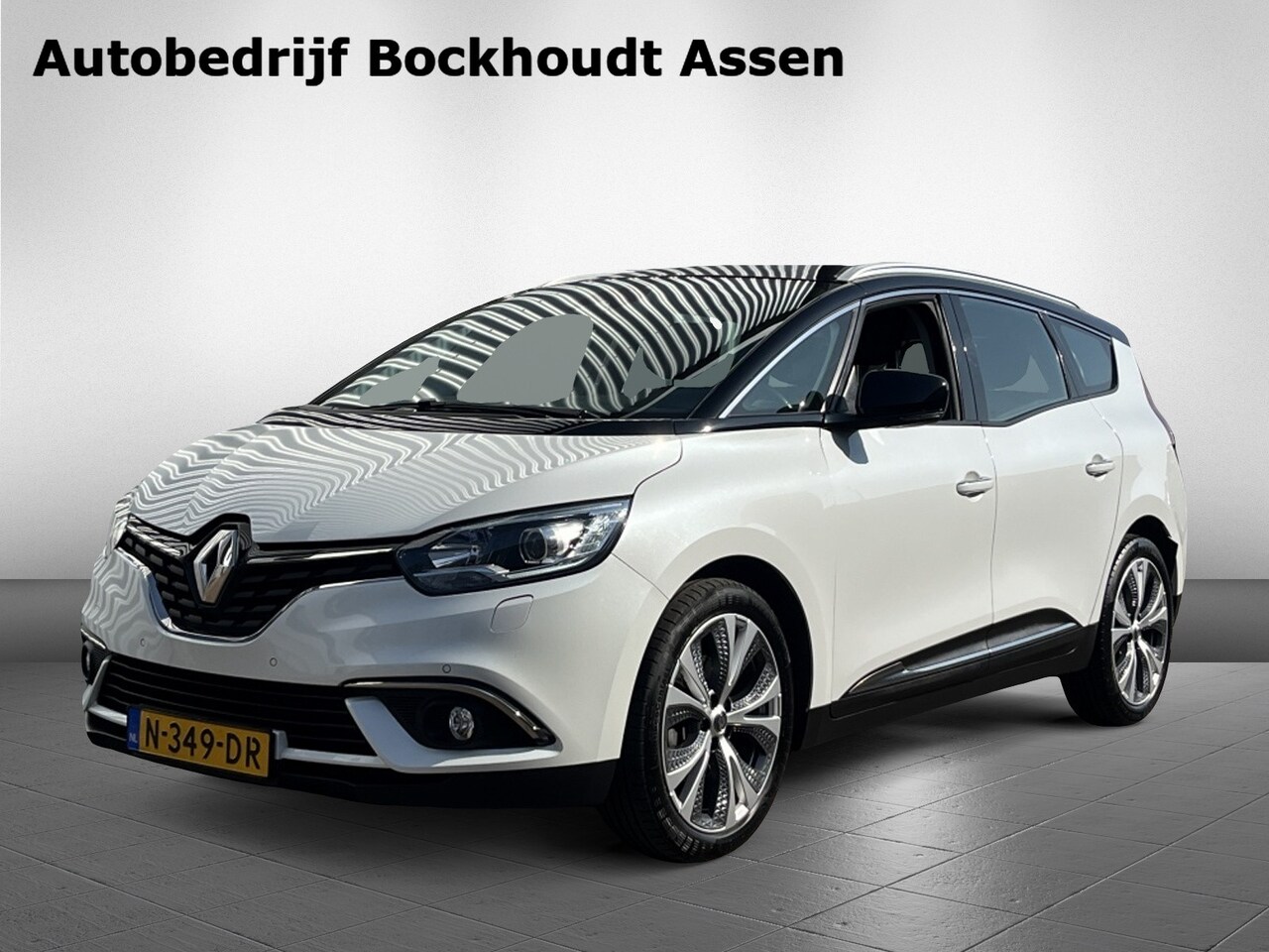 Renault Grand Scénic - 1.2 TCe Intens | Navigatie | Trekhaak | Metallic lak - AutoWereld.nl