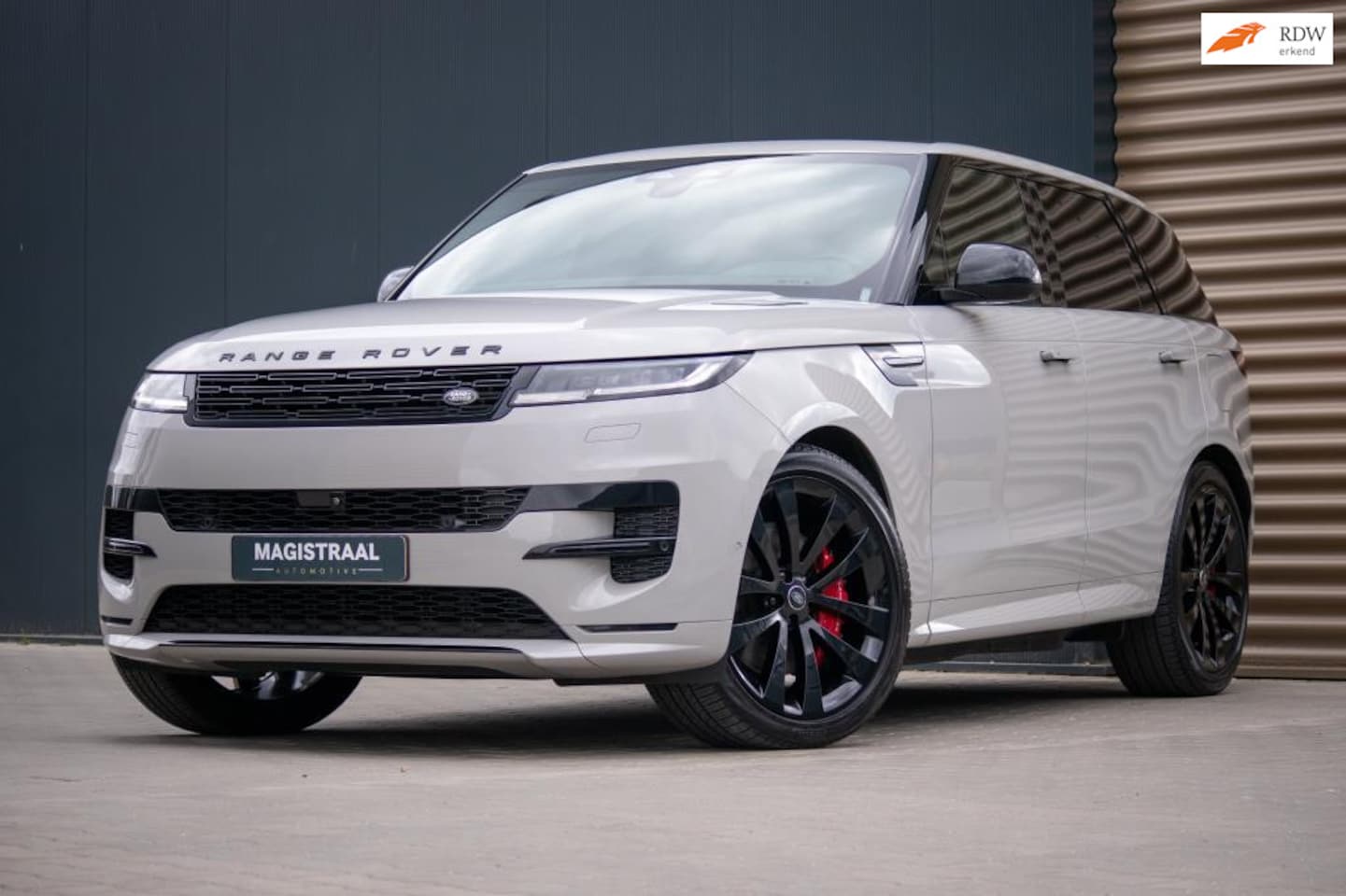 Land Rover Range Rover Sport - 3.0 P460e Dynamic HSE PHEV | 23 inch | Stoel verwarming/koeling | Panorama dak | Meridian - AutoWereld.nl