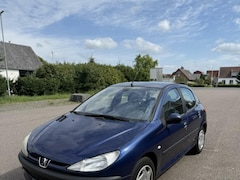 Peugeot 206 - 1.4 Gentry Premium Airco Climate control Netjes