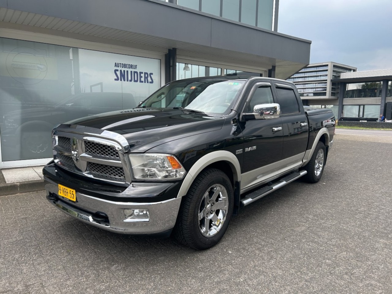 Dodge Ram - 5.7i HEMI Crew Cab Laramie / BTW auto - AutoWereld.nl