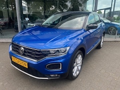 Volkswagen T-Roc - 1.5 TSI Sport 150 PK Adap.cruise Carplay zwart dak