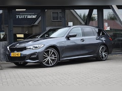 BMW 3-serie Touring - 320e M-SPORT | SHADOW-LINE | EL. WEGKL. TREKHAAK | HEAD-UP DISPLAY | APPLE CARPLAY | ANDRO