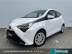 Toyota Aygo - 1.0 VVT-i x-play / Navigatie / Camera / Cruise control /