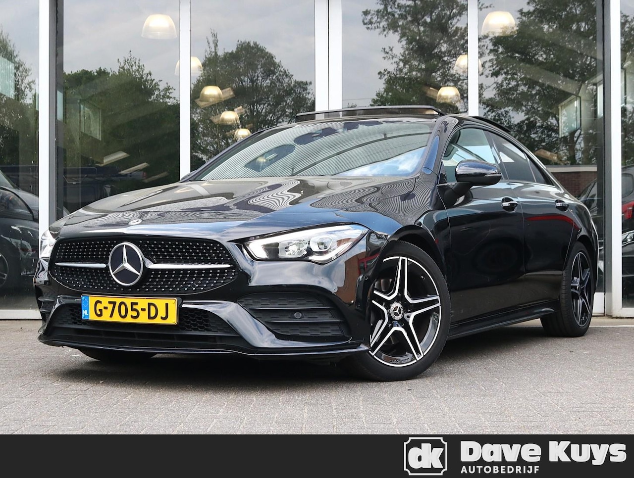 Mercedes-Benz CLA-Klasse - 180 AMG | Panoramadak | Sfeerverlichting - AutoWereld.nl