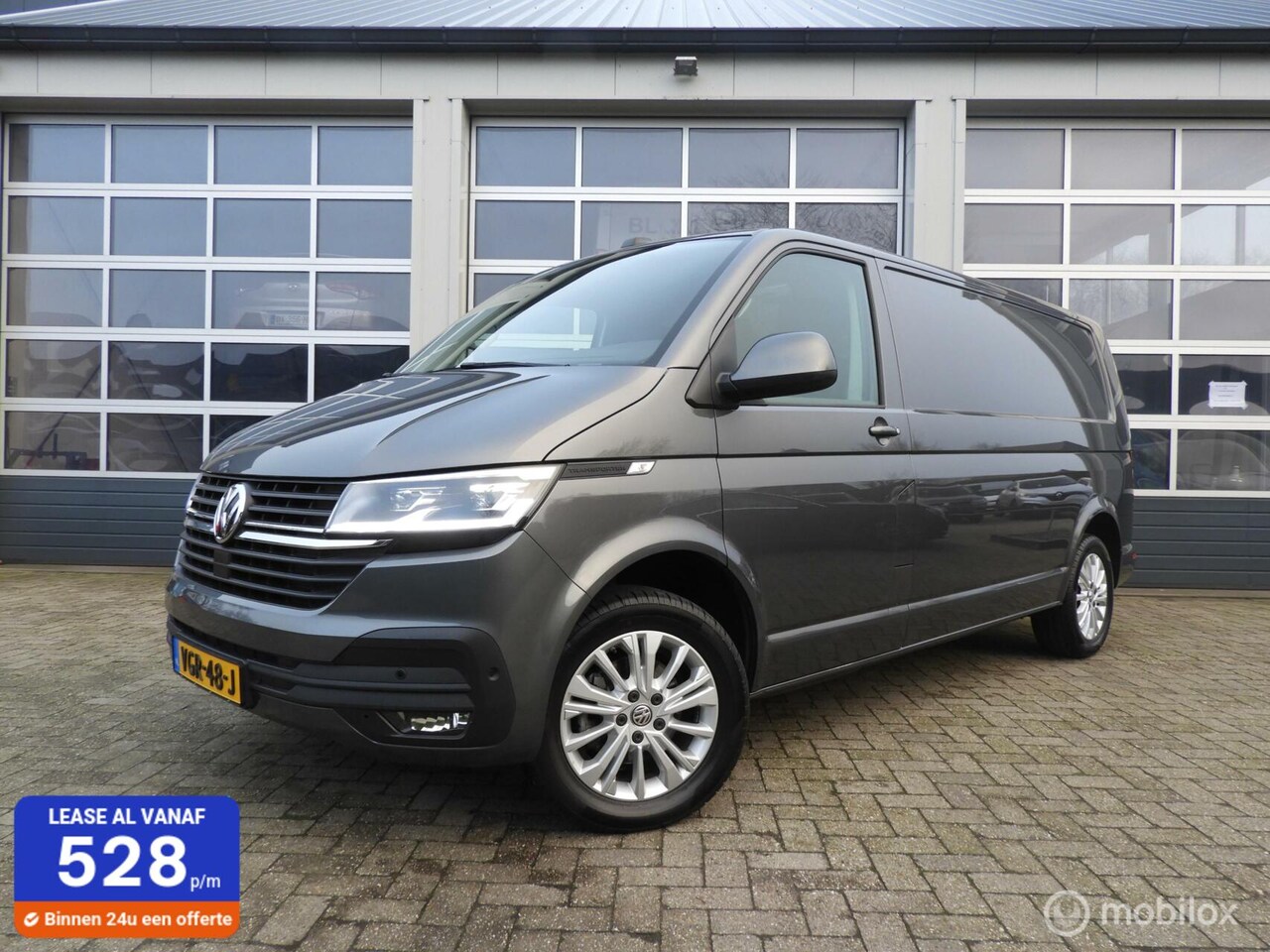 Volkswagen Transporter - 2.0 TDI L2H1 Bulli LED - AutoWereld.nl