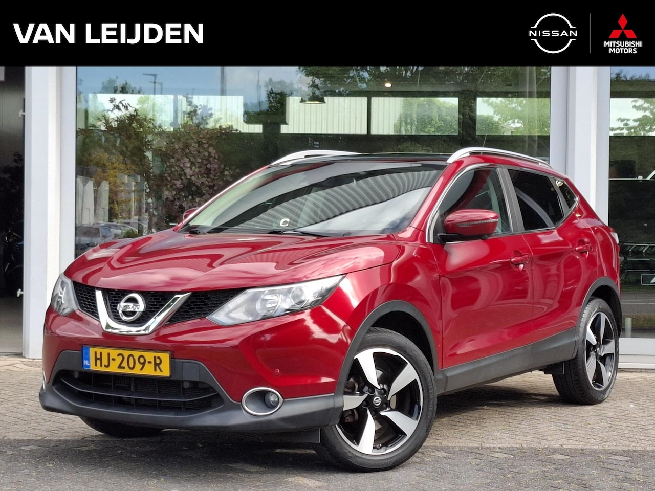 Nissan Qashqai - 1.2 115pk DIG-T N-Connecta | Trekhaak | Panoramadak | Navigatie | 360-Camera | Keyless - AutoWereld.nl