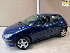 Peugeot 206 - 1.1 X-Design met nieuwe APK