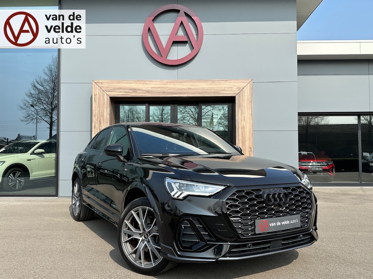 Audi Q3 Sportback - 45 TFSI e S-line | Zwart optiek | Camera | Keyless | Adapt. Cruise | Rijklaar incl. garant - AutoWereld.nl