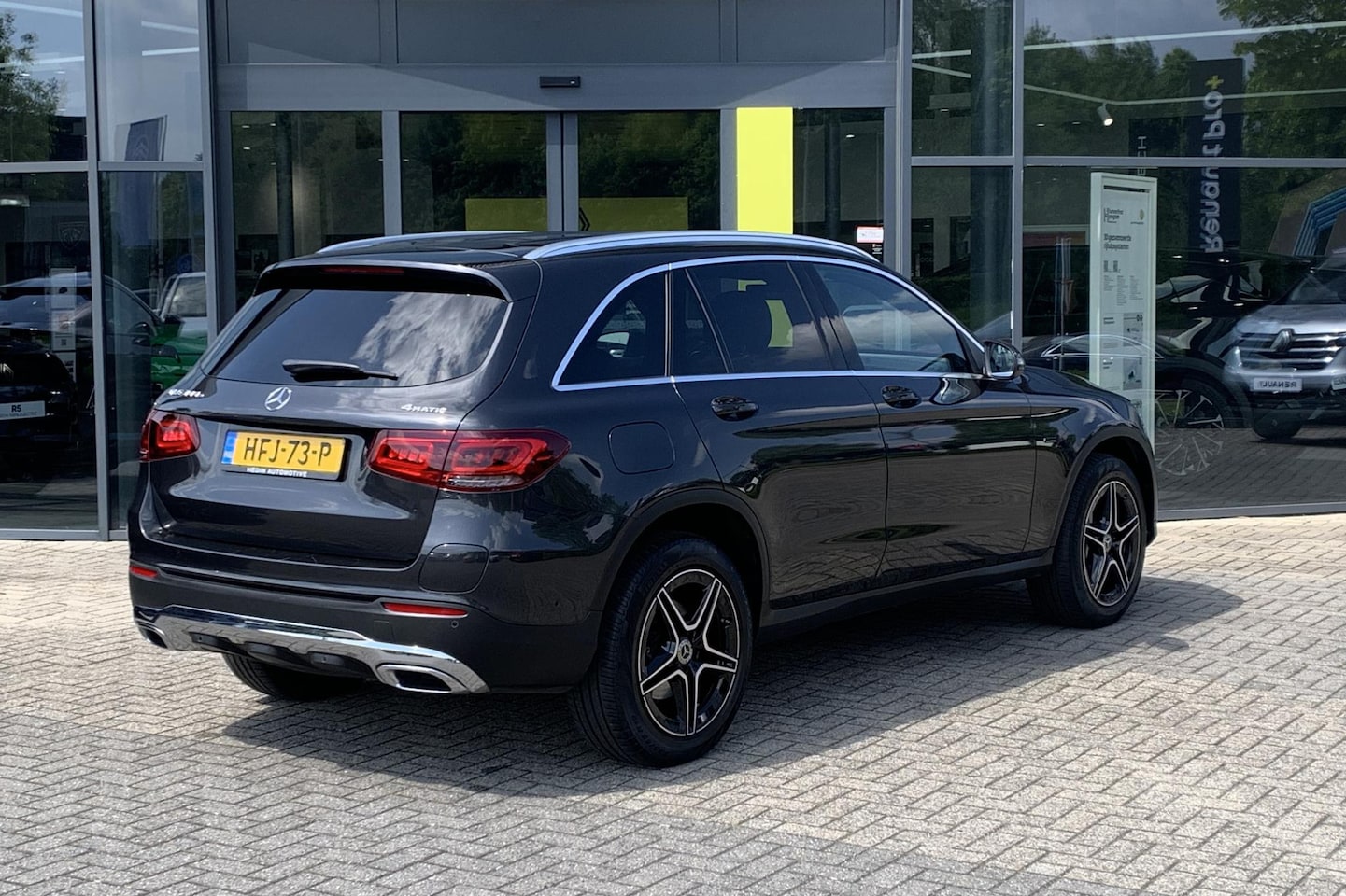 Mercedes-Benz GLC-klasse - 300e 4MATIC Business Solution Luxury | Navigatie | Lichtmetalen velgen AMG | Automatische - AutoWereld.nl