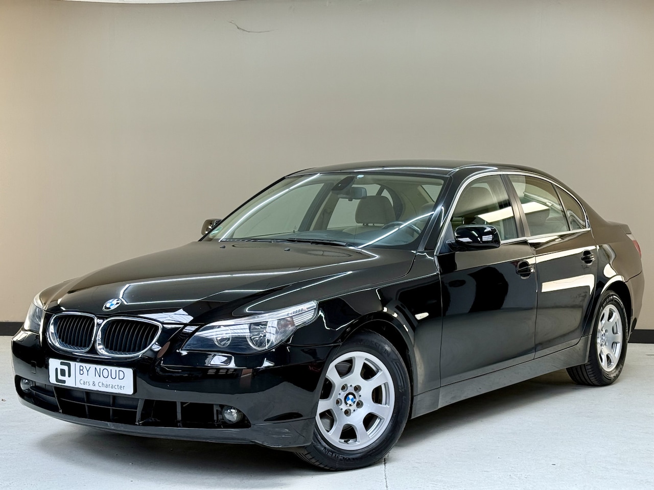 BMW 5-serie - 520i 520i, 170Pk, 2995, Origineel Nederlands, Trekhaak, Cruise control, Climate control, Cruise - AutoWereld.nl