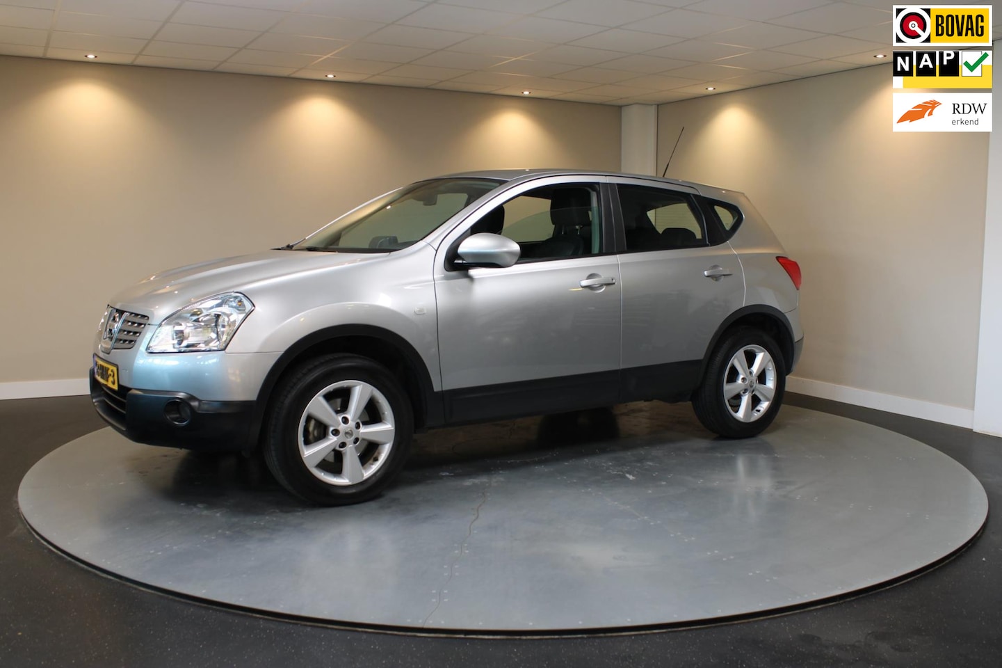 Nissan Qashqai - 2.0 Tekna *Automaat* 2de Eigenaar|Trekhaak|Camera - AutoWereld.nl
