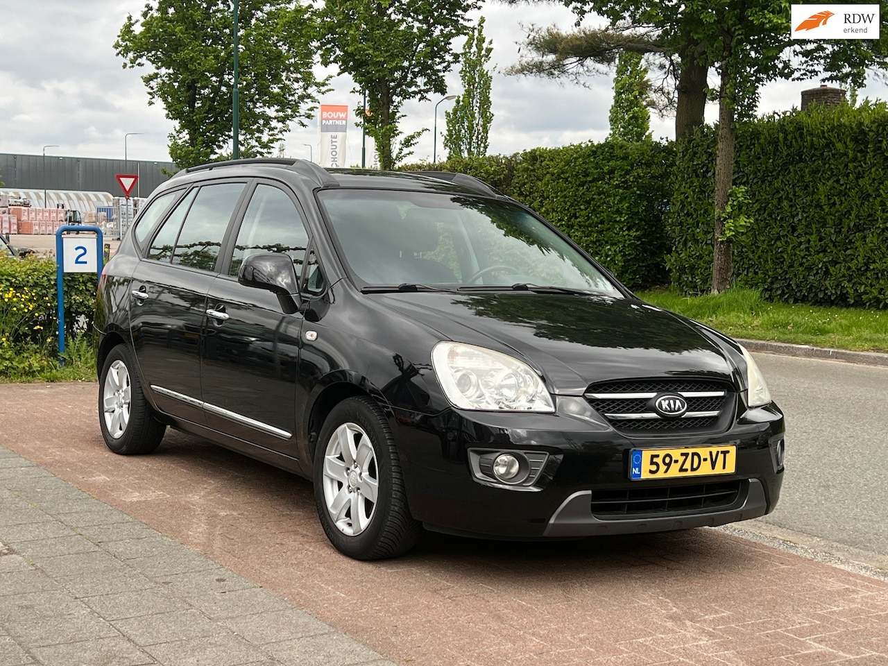 Kia Carens - 2.0 CVVT X-ecutive 2.0 CVVT X-ecutive - AutoWereld.nl