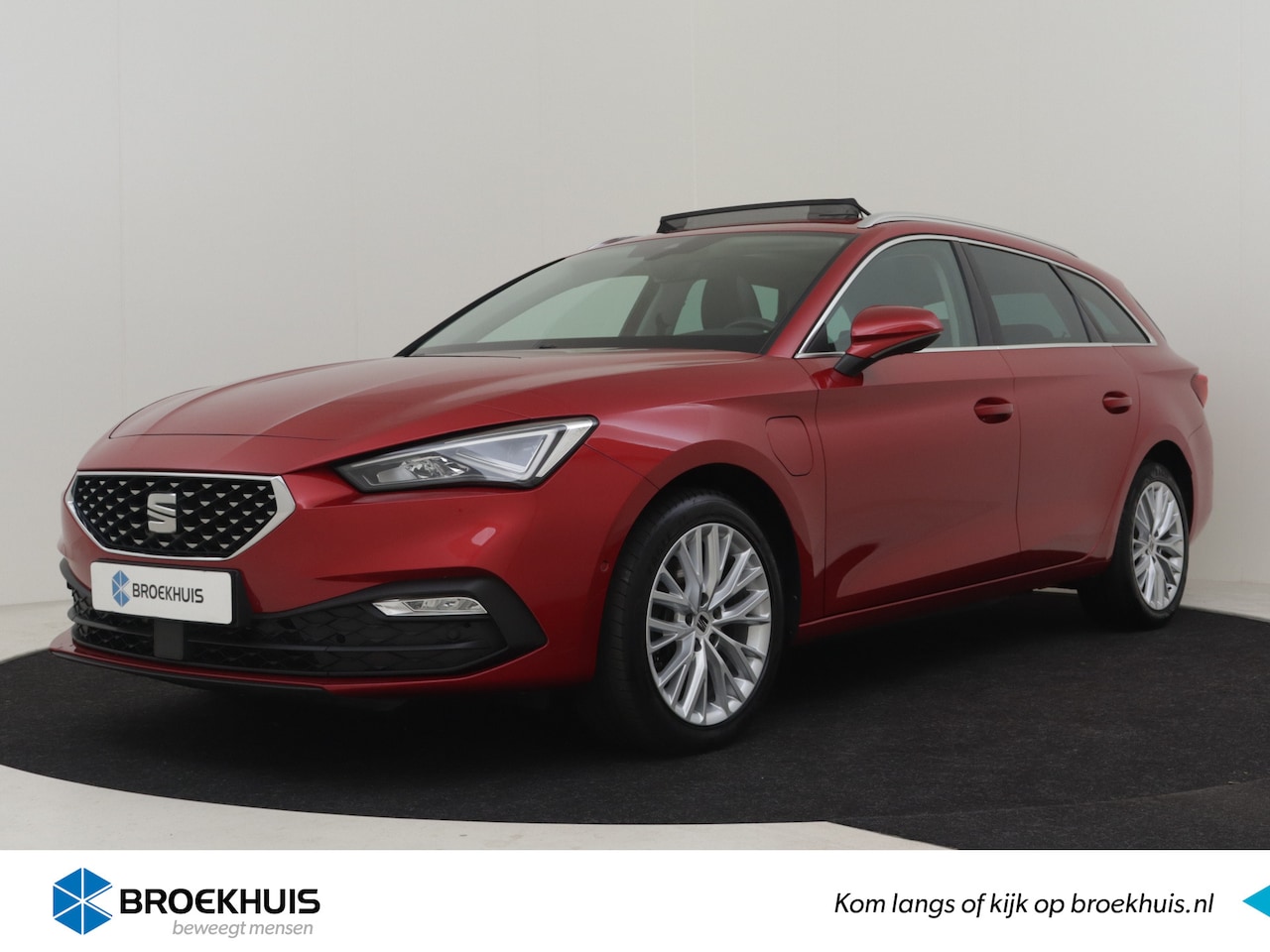 Seat Leon Sportstourer - 1.4 TSI 204pk eHybrid PHEV Xcellence | Panorama dak | Keyless | Park assist | Adaptief cru - AutoWereld.nl