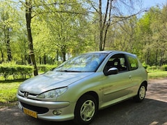 Peugeot 206 - 1.6-16V Quiksilver nieuwe apk koopje