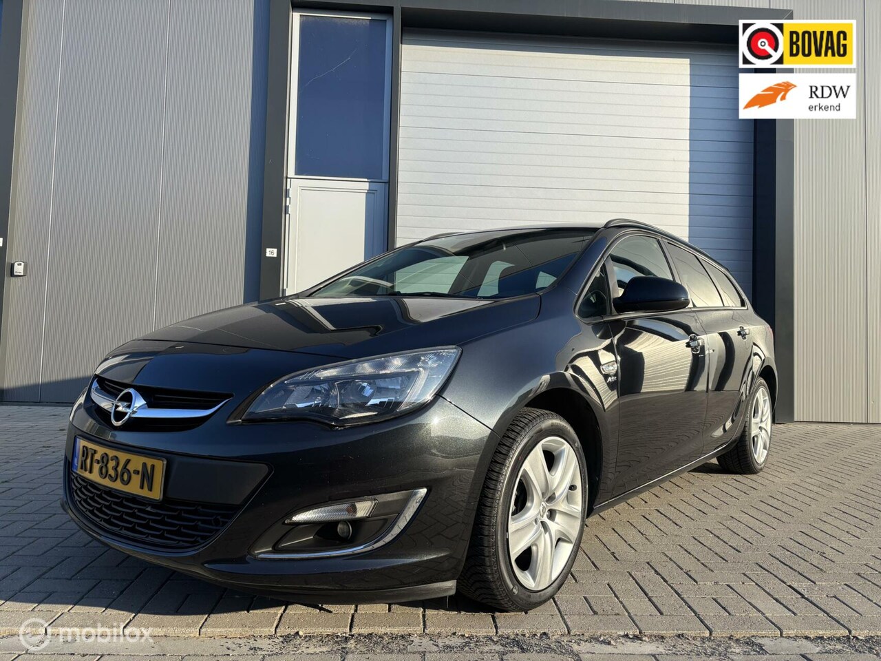 Opel Astra Sports Tourer - 1.4 Turbo Design Edition 1.4 Turbo Design Edition - AutoWereld.nl