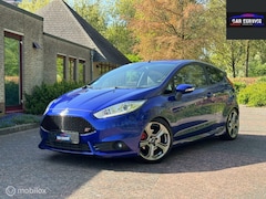 Ford Fiesta - 1.6 ST. NAVI/ CAMERA/CLIMA/Keyless entry