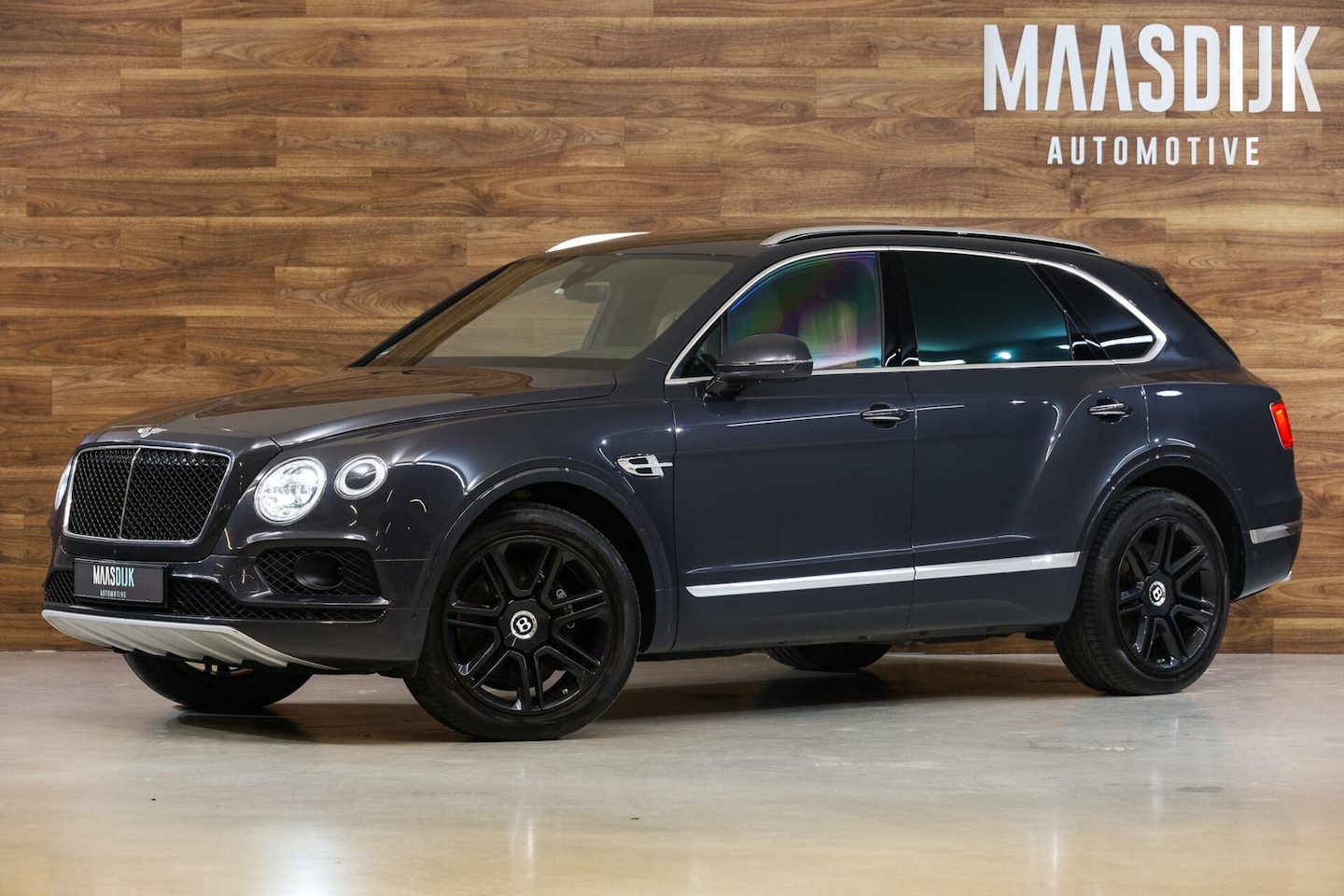 Bentley Bentayga - 4.0 D|4x Massage|Ventilatie|Trekhaak|Pano| - AutoWereld.nl