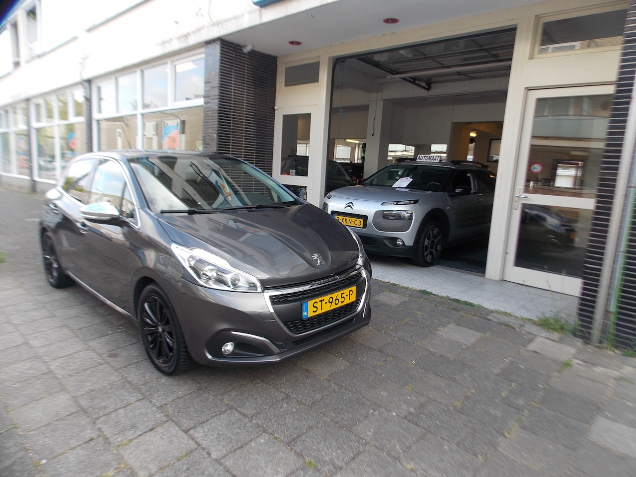 Peugeot 208 - 1.2 PureTech Allure NAVI CAMERA CRUISE CONTROL LM VELGEN - AutoWereld.nl