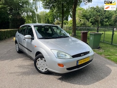 Ford Focus - 1.6-16V Ambiente 5DRS AUTOMAAT | ORIG. LAGE KMSTAND NAP | APK |