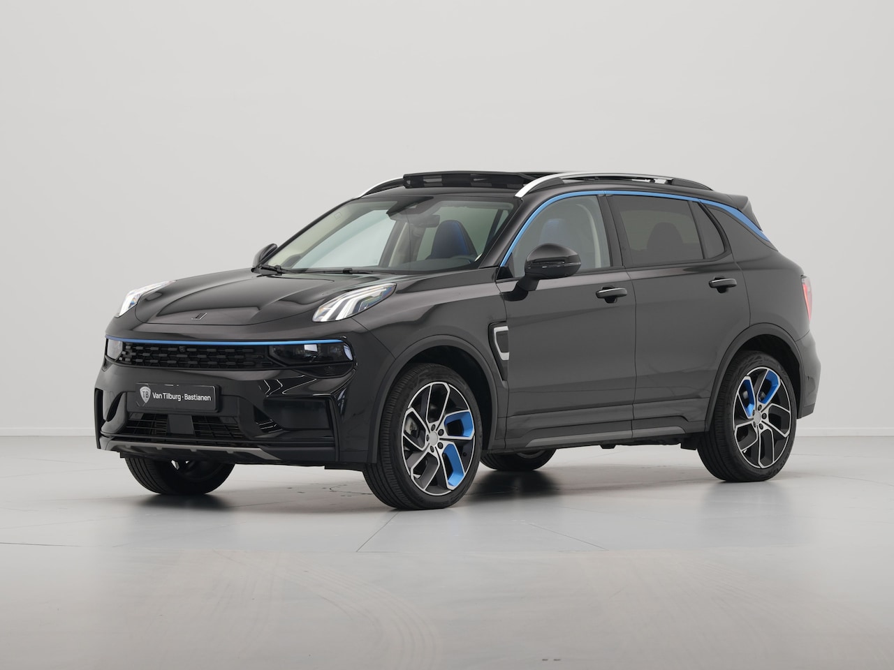 Lynk & Co 01 - 1.5 Hybride Panorama Camera Stoelverwarming Side Assist Keyless - AutoWereld.nl