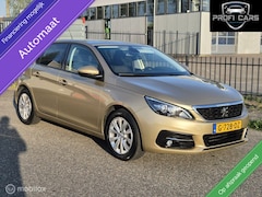 Peugeot 308 - 1.2 PureTech Allure Trekhaak Navi Carplay
