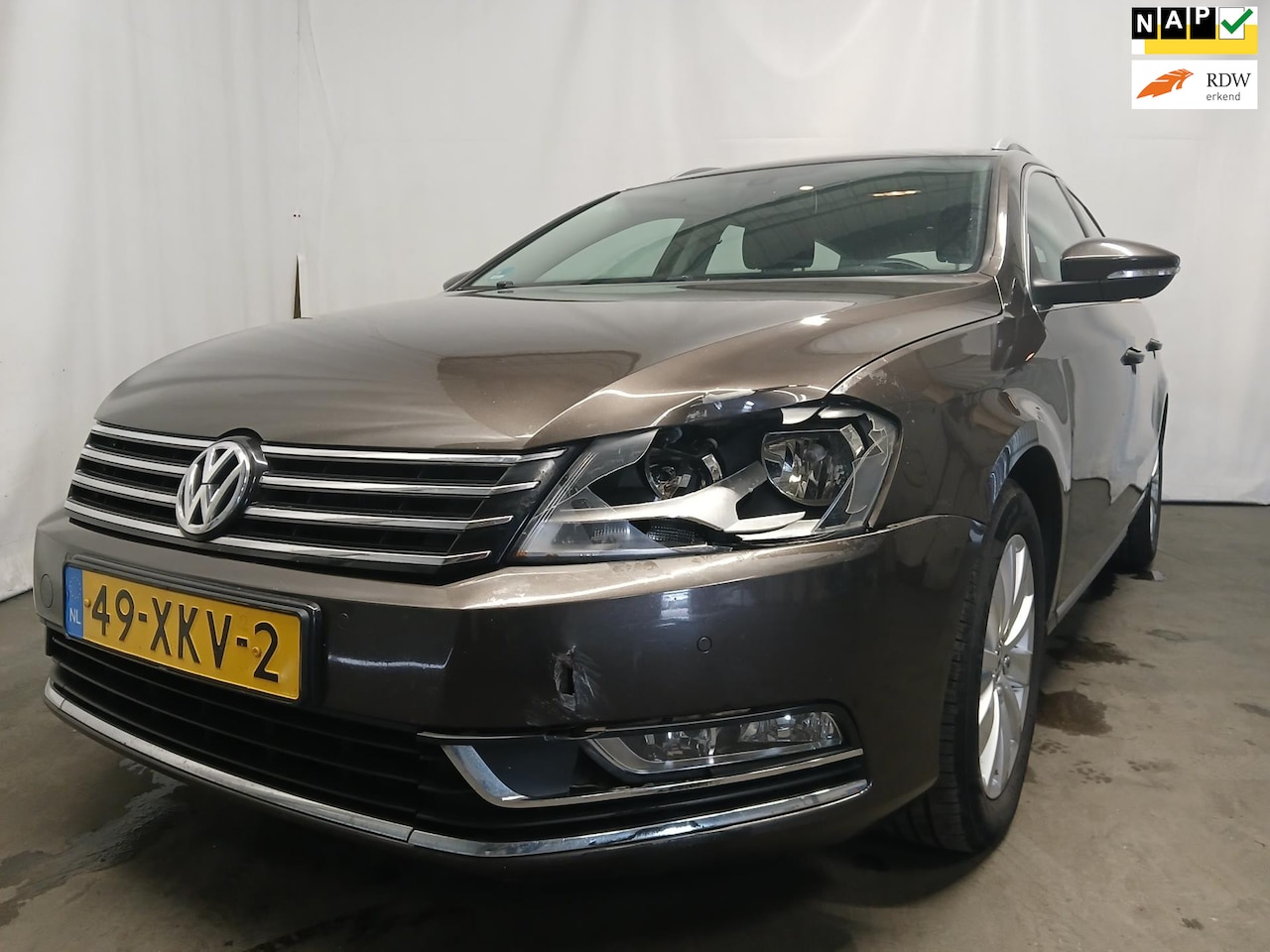 Volkswagen Passat Variant - 1.4 TSI Comfort Executive Line BlueMotion - Airco - Navi - Schade - AutoWereld.nl