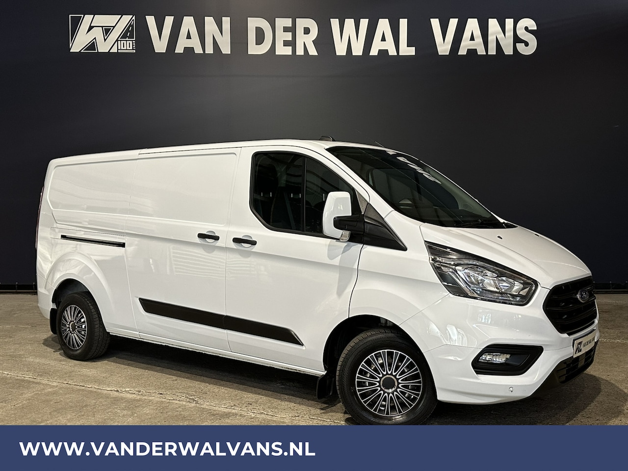 Ford Transit Custom - 2.0 TDCI 131pk L2H1 Euro6 Airco | LED | Cruisecontrol | Verwarmde voorruit | Parkeersensor - AutoWereld.nl