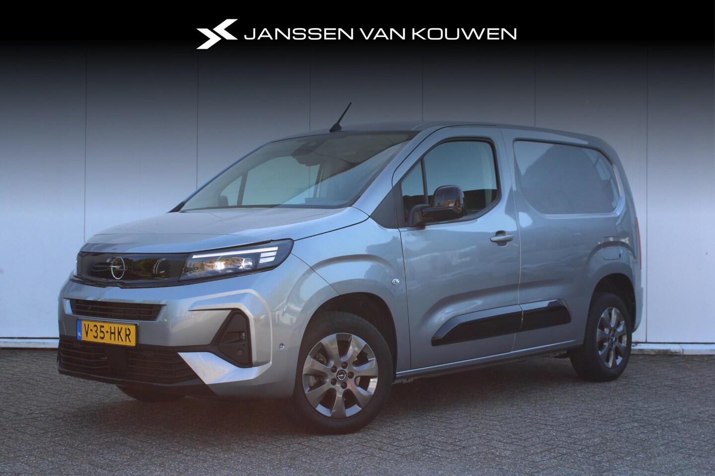 Opel Combo - 1.5 BlueHDi 130 pk automaat L1 Parkeercamera / Navigatie / Cruise-Control - AutoWereld.nl