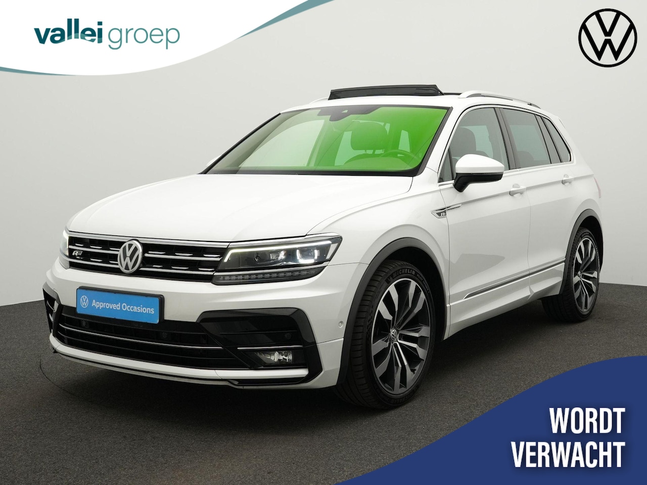 Volkswagen Tiguan - 1.4 TSI 150 pk DSG ACT Comfortline Business R / R-Line | Panoramadak | Achteruitrijcamera - AutoWereld.nl