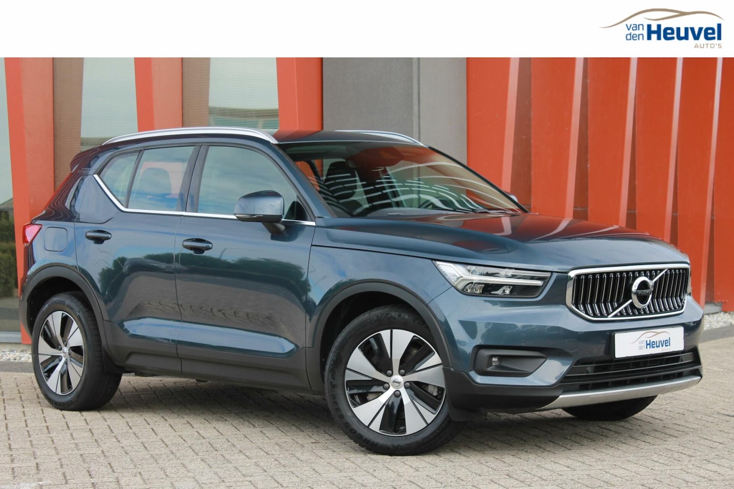Volvo XC40 - T5 Recharge Inscription Expression | Parkeercamera | Keyless - AutoWereld.nl