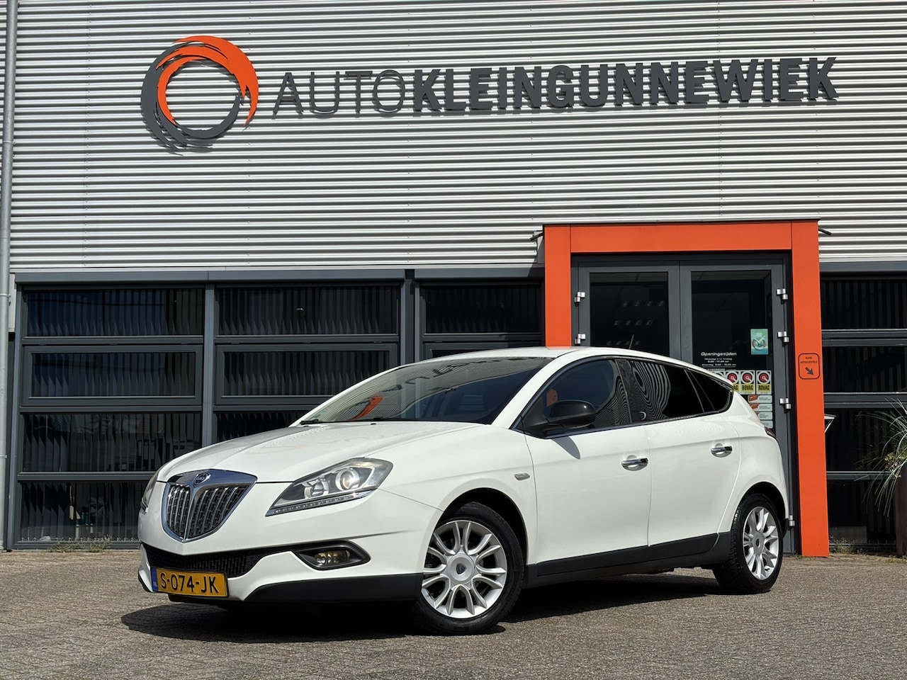 Lancia Delta - 1.4 M.air Steel / Stoelverwarming / Allseason Banden / Parkeersensoren Achter / - AutoWereld.nl