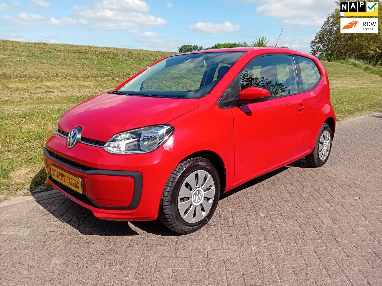 Volkswagen Up! - 1.0i BMT take up! 3-drs Cruise Control 145.648 km Radio CD SD video out ISOFIX Nwe APK - AutoWereld.nl
