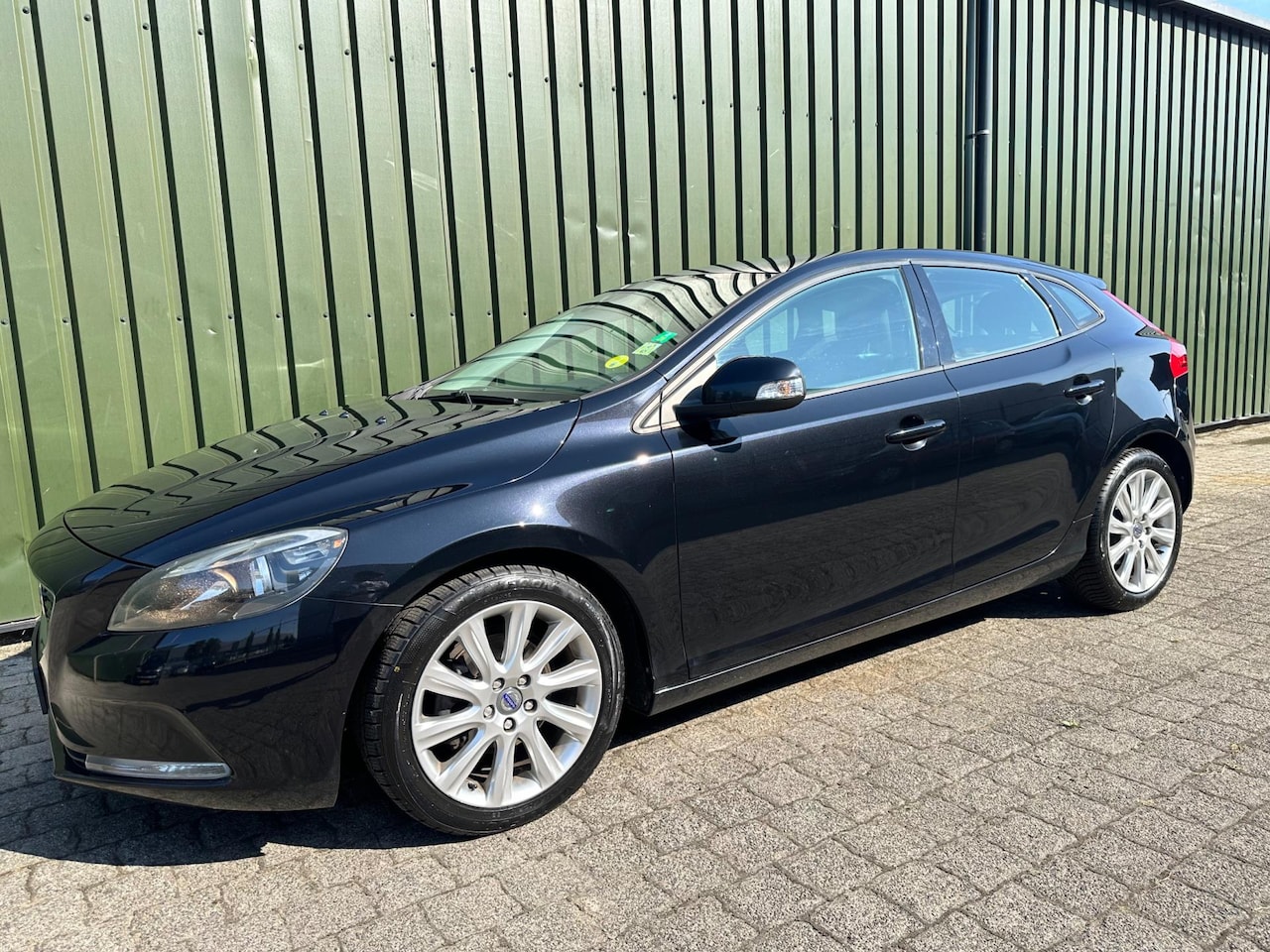 Volvo V40 - 1.6 D2 Kinetic 1.6 D2 Kinetic - AutoWereld.nl