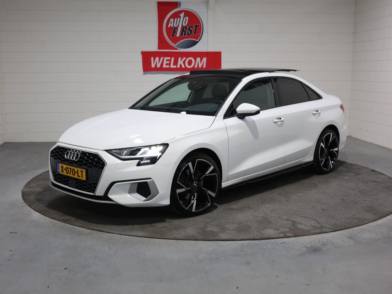 Audi A3 Limousine - 35 TFSI Business edition 35 TFSI Business edition, Nieuw model, Panoramadak, Navigatie, Led, 19 inch lichtmetaal, C - AutoWereld.nl