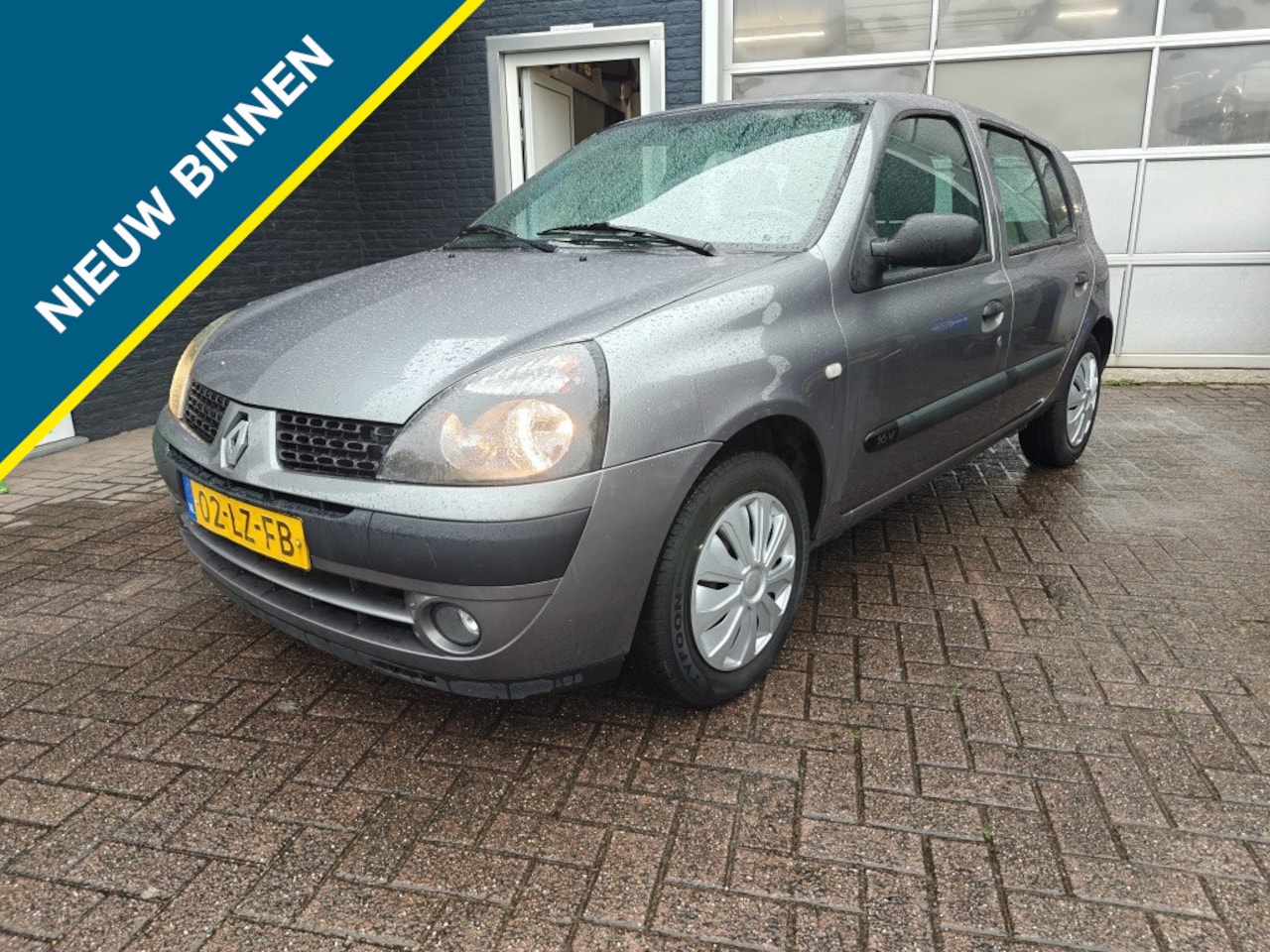Renault Clio - 1.2-16V Authentique 1.2-16V Authentique - AutoWereld.nl