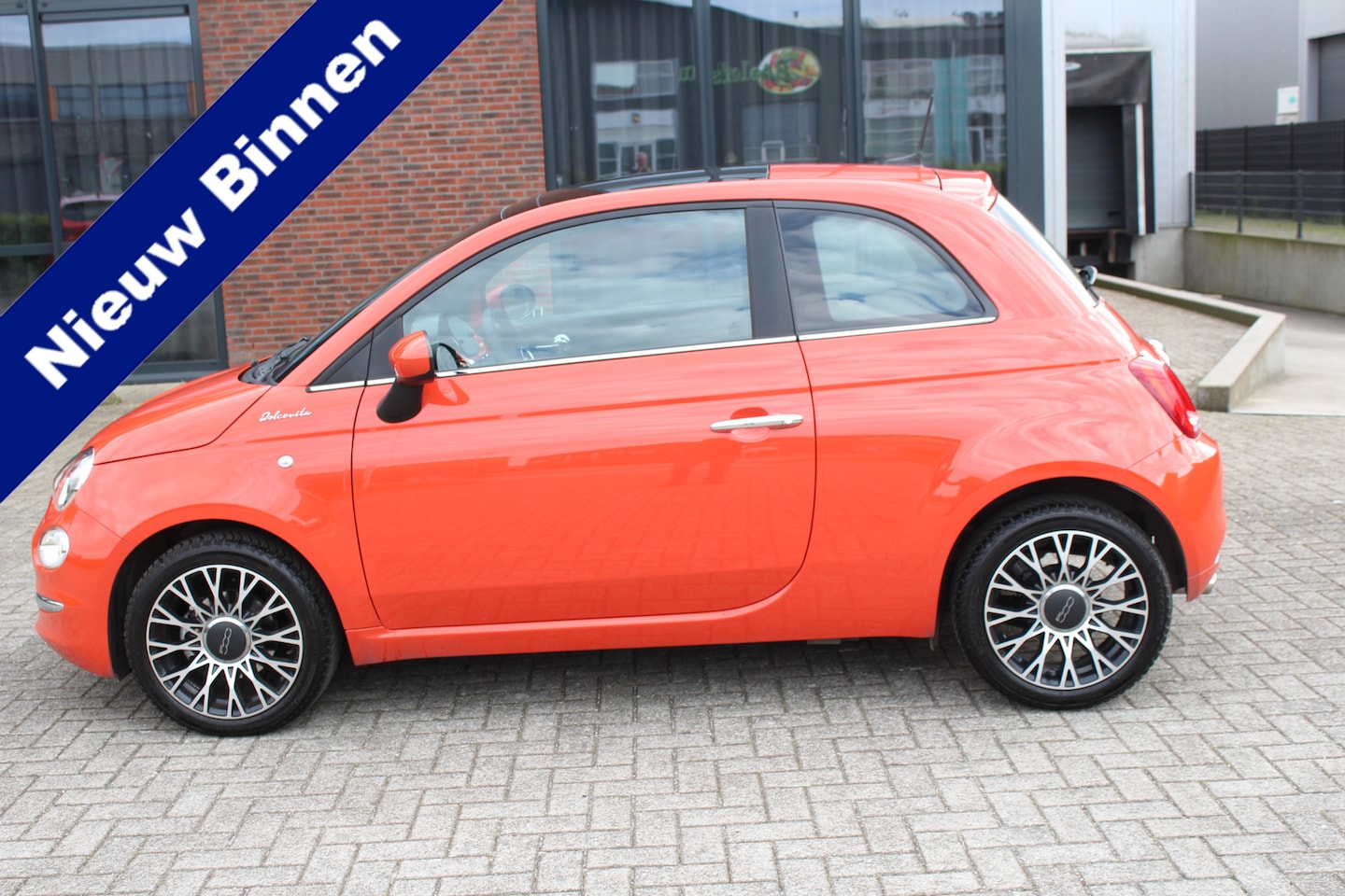 Fiat 500 - 1.0 Hybrid Dolcevita Clima-Cruise-Carplay-Schuifdak !! - AutoWereld.nl