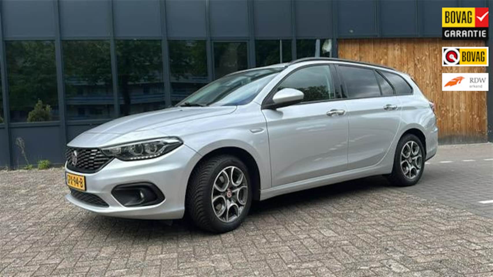 Fiat Tipo Stationwagon - 1.4 16v Street / carplay, navigatie, parkeersensoren, climate controle - AutoWereld.nl